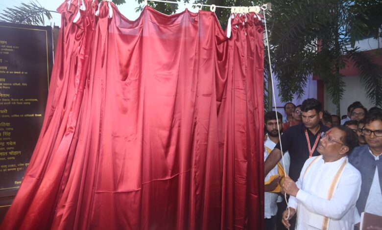 Sushasaan Tihar 2025: Chief Minister Vishnudev Sai gave the gift of development works worth Rs 330 crore 29 lakh to Raigarh district, inaugurated the widening and renovation work of Raigarh-Dharamjaygarh road constructed at a cost of Rs 93.59 crore