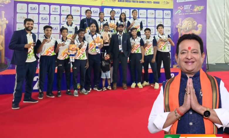 Dr. Sampat Aggarwal: Chhattisgarh's flag was hoisted in Khelo India...! MLA Dr. Sampat Aggarwal congratulates the players on their historic victory