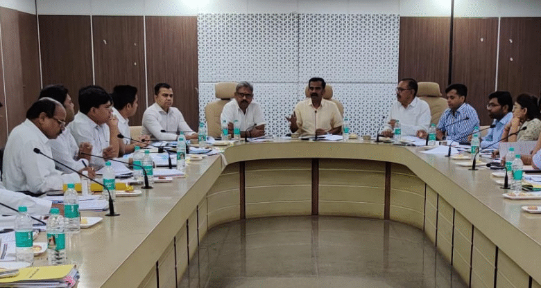 High Level Meeting: High level meeting of regional transport officers and contracted companies was held regarding high security number plate