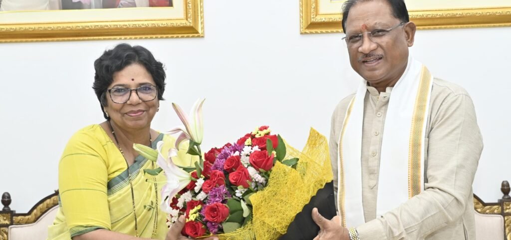 Courtesy Visit : मुख्यमंत्री विष्णु देव साय से राष्ट्रीय महिला आयोग की अध्यक्ष ने की सौजन्य मुलाकात
