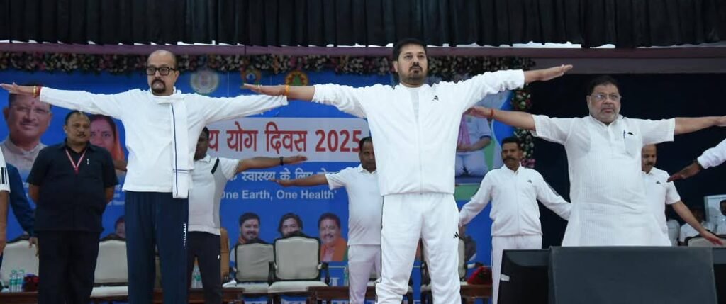 Yoga Day : योग केवल शारीरिक व्यायाम नहीं, बल्कि यह मन, शरीर और आत्मा के संतुलन की एक प्रक्रिया है, जो हमें तनावमुक्त, निरोग और मानसिक रूप से मजबूत बनाता है-अनुज