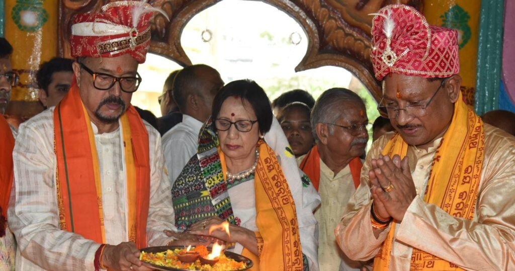 Rathyatra Mahotsav 2025 : रथयात्रा महोत्सव में शामिल हुए राज्यपाल रमेन डेका, मुख्यमंत्री विष्णु देव साय भगवान जगन्नाथ की रथ यात्रा में हुए शामिल, छेरापहरा की रस्म अदायगी कर मांगा प्रदेशवासियों के लिए आशीर्वाद