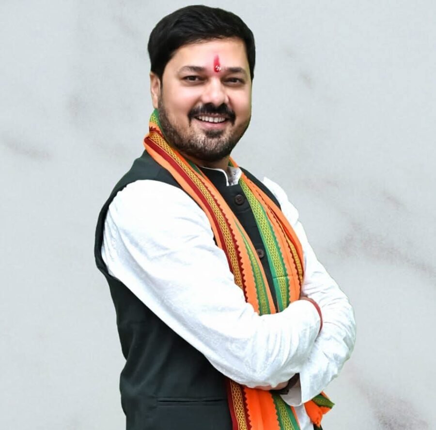 Dharsiwa MLA : रोजगार सहायकों को मिला लंबित वेतन…! विधायक अनुज शर्मा को किया दिल से धन्यवाद