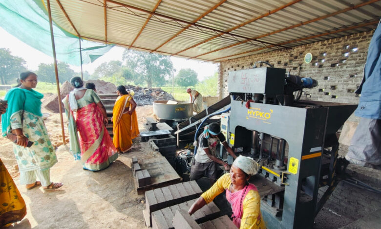 Self Help Groups: Sisters of self help groups become self-reliant by joining livelihood based activities