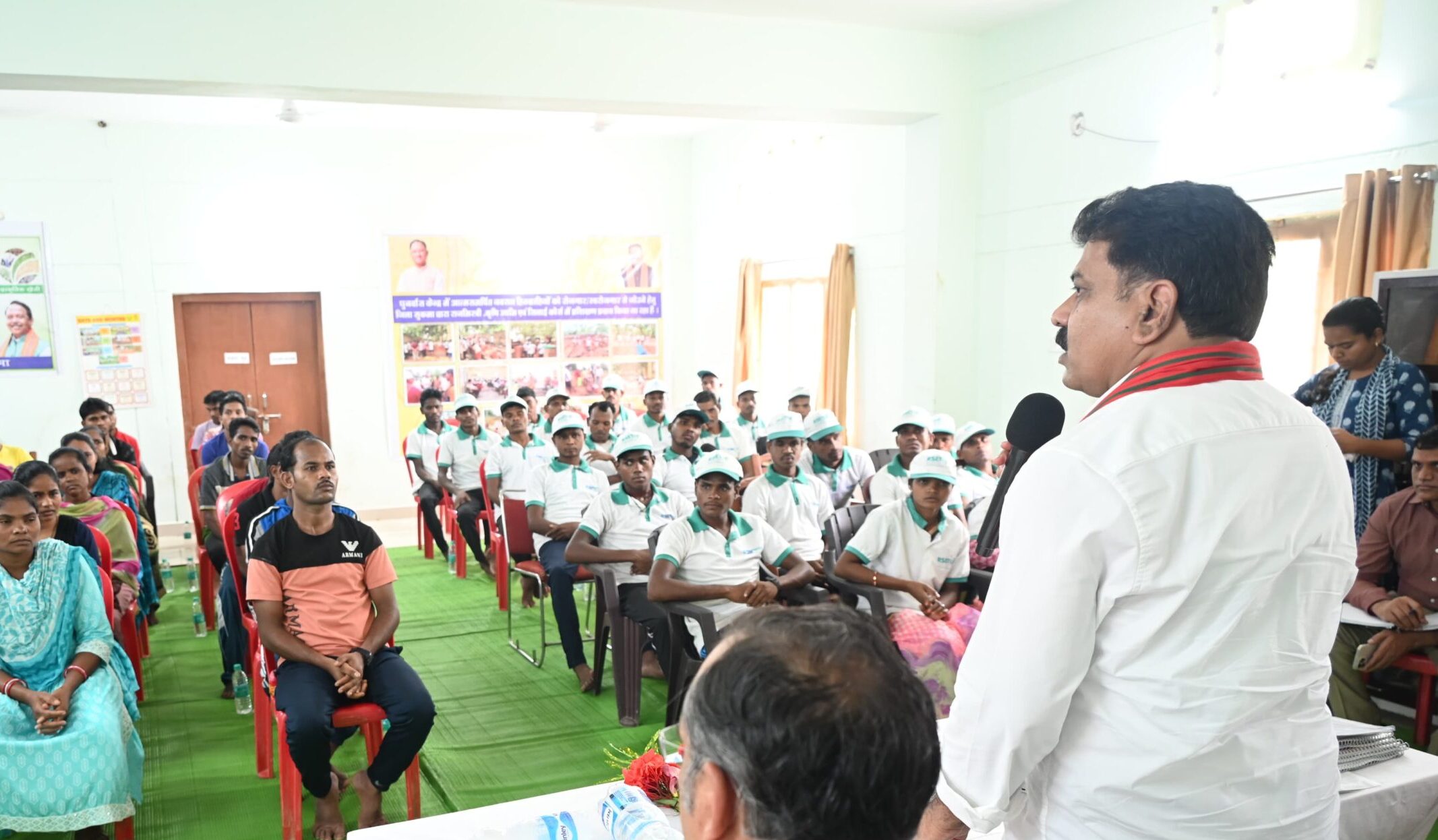 Sukma News: Surrendered Naxalites should get proper benefits of all the government schemes, Deputy Chief Minister interacted with surrendered Naxalites at Rehabilitation Center Sukma