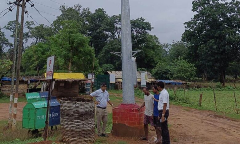 United Nations World Tourism Organization: Bastar's best tourism village Dhudmaras lit up with solar energy, Dhudmaras village of Bastar became a world-class tourist destination, solar energy projects were implemented in the village on the initiative of Chief Minister Vishnu Dev Sai