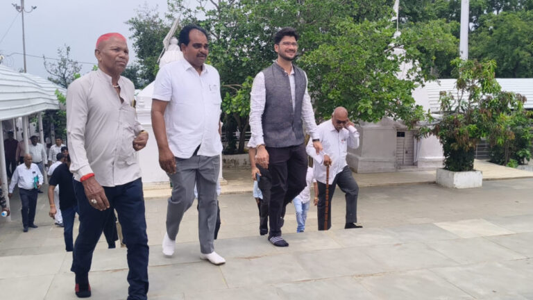 Janmashtami: Janmashtami festival will be celebrated on 16th August at Girodpuri Dham...Collector took stock of the preparations