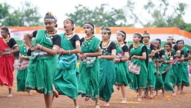 Independence Day Celebrations: Cultural presentations of school students enthralled the audience, Mother's Pride School stood first and Laxminarayan Kanya Vidyalaya stood second in the cultural competition