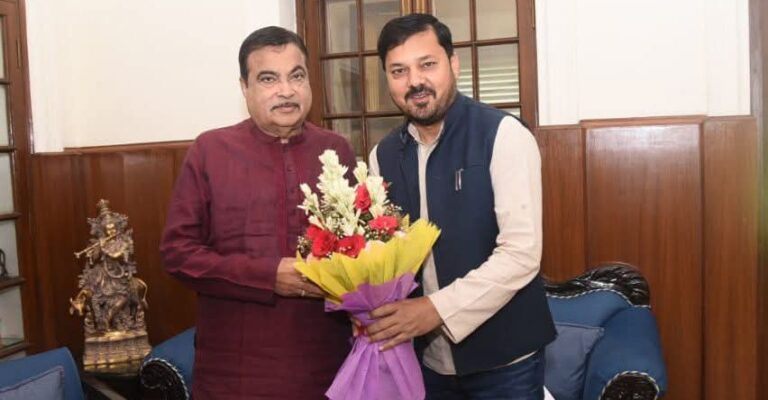 Courtesy Visit: Dharsiva MLA Anuj Sharma visits Delhi, expresses gratitude to Union Minister Nitin Gadkari, says "His vision and work style are inspiring"