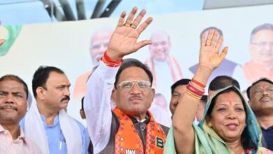 Grand Reception: Chief Minister Sai received a grand welcome at the airport on his return from a successful foreign tour of Japan and South Korea, the campus reverberated with Karma-Panthi dances