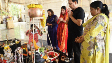 MLA Dr. Sampat Aggarwal: Shiva worship on Rakshabandhan, MLA Dr. Sampat Aggarwal performed Rudrabhishek and wished for the prosperity of the people of the state, MLA Dr. Sampat Aggarwal took a pledge for the prosperity of Chhattisgarh by worshipping Shiva on Rakshabandhan