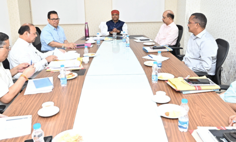 Minister Kedar Kashyap: Availability of urea fertilizer should be ensured on priority in districts with low stock, 3.37 lakh metric tonnes of urea has been distributed so far, more than 30 thousand tonnes remain in cooperative societies