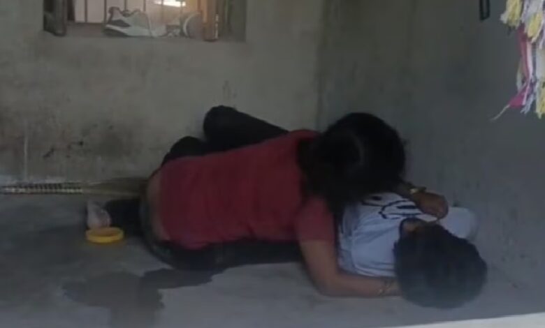 Live-in Relationship: A woman wept while clinging to her boyfriend's corpse! The girlfriend was cooking in the kitchen... when she looked through the window... what a tragic end to a live-in relationship.