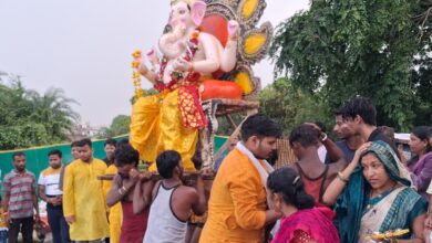 Immersion Procession: Immersion procession...! Thieves' rampage amidst devotion... more than 100 mobiles stolen... many gold chains also missing