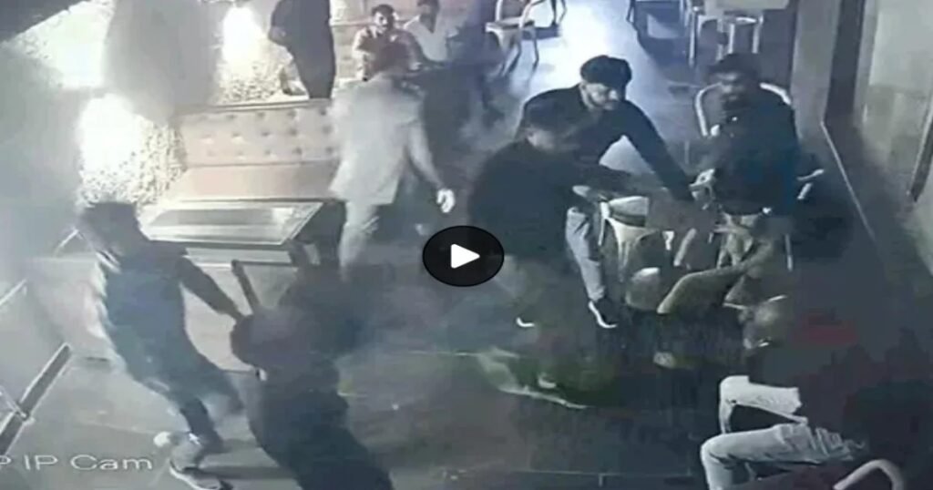 Satta King Nephew : रायपुर के जूक क्लब में महादेव सट्टा किंग के भांजे का तांडव…! युवक पर कुर्सी-लात-घूंसे और पिस्टल के बट से हमला…यहां देखें वायरल Video