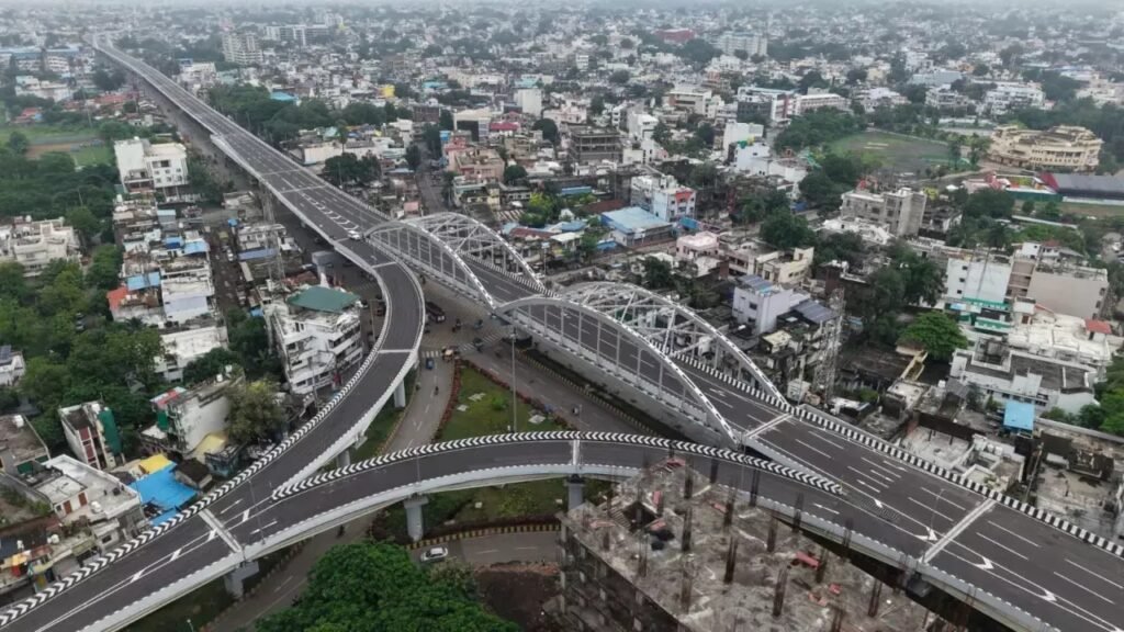 Violates Privacy : बैडरूम से लेकर बाथरूम तक की प्राइवेसी खतरे में…! ‘फ्लाईओवर’ की ‘हाइट’ से घरों में घुसती नजरें…हाईकोर्ट में उठी आवाज़…सरकार को सख्त चेतावनी