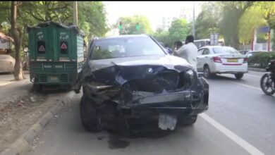 Accident with BMW Car: Deputy Secretary of Finance Ministry dies in a painful road accident...! Wife is serious... Watch the video here