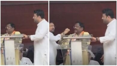 Congress Infighting: ‘Vote Chor-Gaddi Chhod’, Congress veterans clashed on stage itself…! Baghel attacks Singhdev…Dahriya attacks Mahant…snatched mic from Bhagat…BJP releases VIDEO, watch here