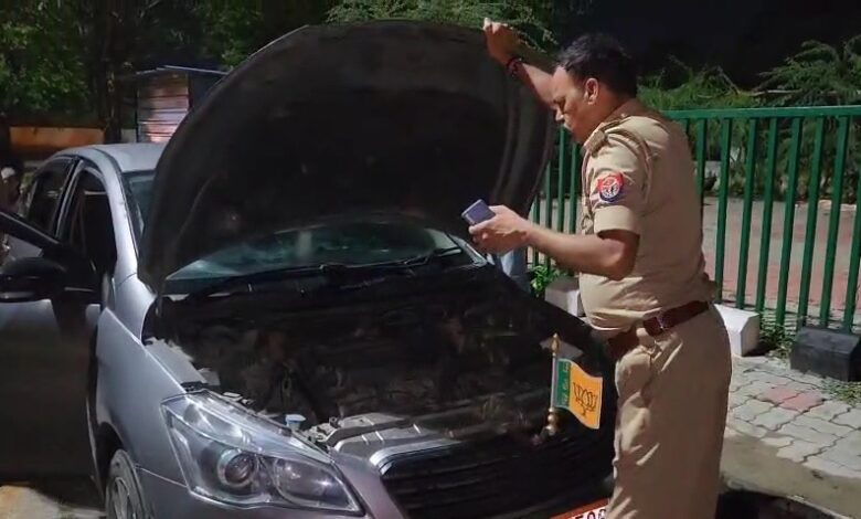 Crushed by Car: Shocking incident in Kanker…MLA Narharpur written on the car…! 3 people crushed…Administration made it clear – there is no assembly constituency