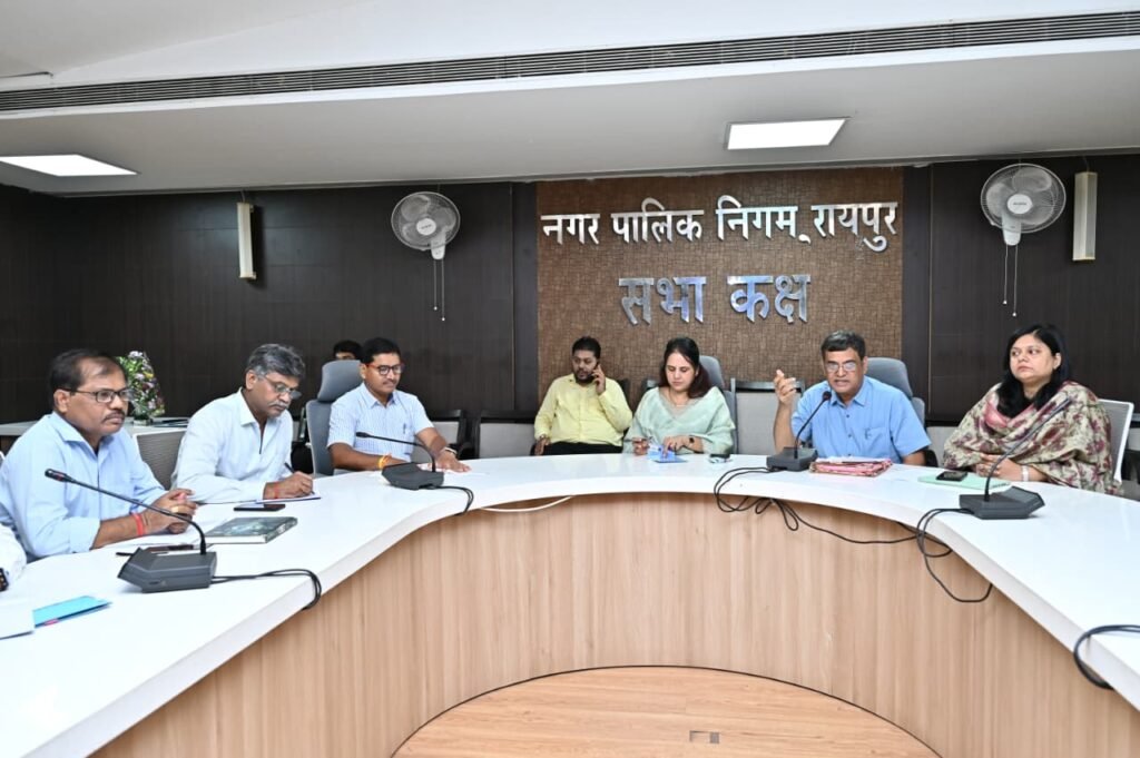 Market Redevelopment Plan : 1973 से चालू नवीन मार्केट को नए स्वरूप में ढालने की तैयारी…! महापौर मीनल चौबे से साझा की योजना…43 व्यापारियों ने भाग लिया…यहां देखें Video