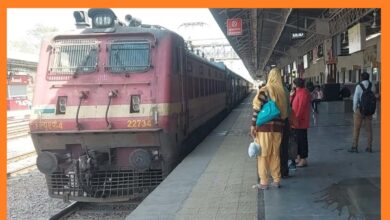 Special Train: Special arrangements for Navratri! These 10 express trains will stop at Dongargarh station for 2 minutes for 9 days... See the list here.