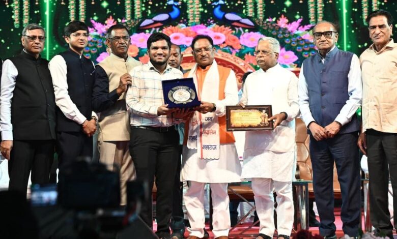 Agrasen Jayanti Festival 2025: Agrawal community has always been at the forefront in serving humanity and giving charity, Chief Minister Vishnu Dev Sai participated in the "Agrasen Jayanti Festival 2025" celebrations.
