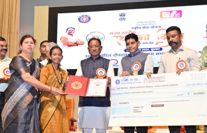 CM Vishnu: Every work done above personal interest is a work of service and nation building, Chief Minister Vishnudev Sai participated in the foundation day and felicitation ceremony of Rashtriya Seva Yojana.