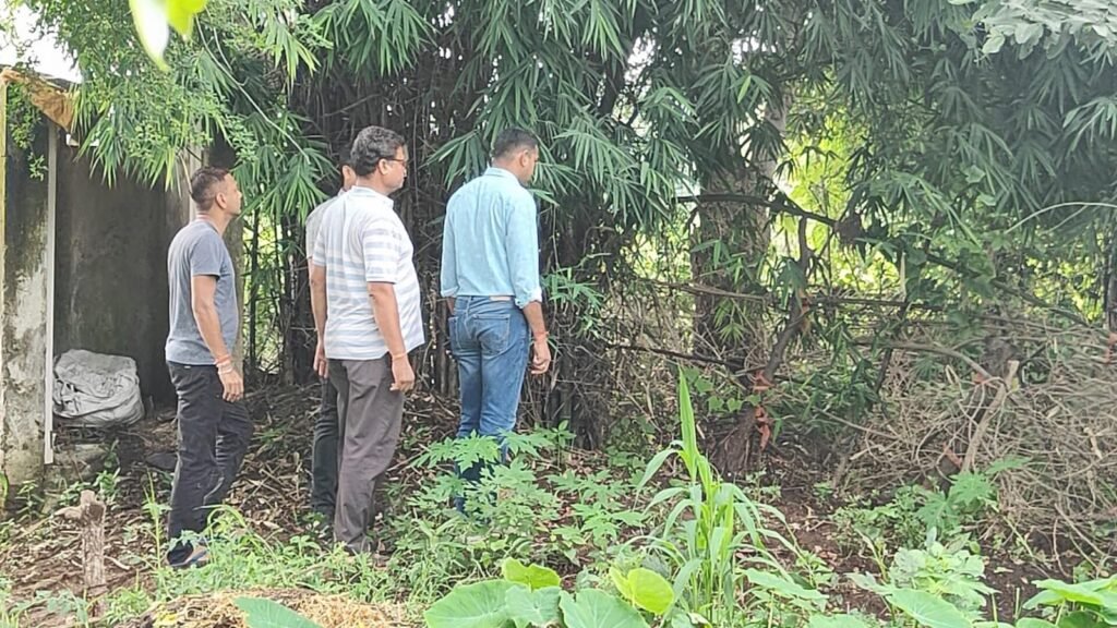 Mass Murder : छत्तीसगढ़ के रायगढ़ में खौफनाक कांड…! एक ही परिवार के 4 लोगों की हत्या…जगह-जगह खून के छींटे…यहां देखें VIDEO