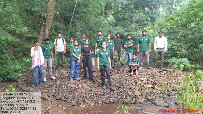 Internship Training: Forestry students from Jhansi reached Barnawapara Sanctuary for internship, taking training in wildlife management and conservation.