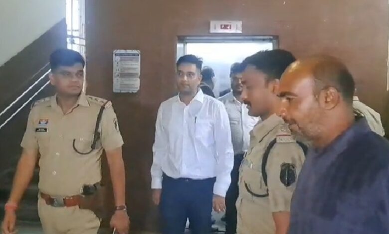 Former CM Bhupesh Baghel's son Chaitanya Baghel receives no relief from the court...! Sent to jail until October 13th... Arrested on his birthday