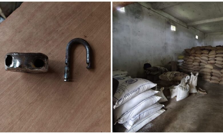 Theft in Ration Shop: Theft at a government ration shop in Gariaband! Thieves broke the lock and made off with sacks of rice and sugar.