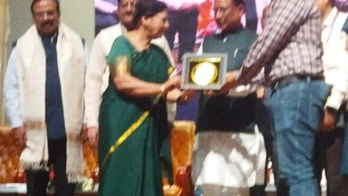 World Standards Day: CM Vishnudev Sai honored Madhu Arora and Anuj Arora