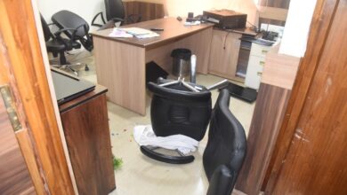 Raipur: Additional Director of Public Relations Sanjeev Tiwari attacked...! The attackers, posing as journalists, vandalized the premises...The Sangh strongly condemned the incident...demanding action from the Chief Minister.
