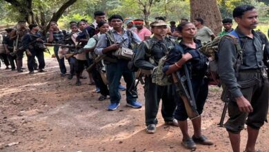 Maoist Cadres Surrender: Major success in Kanker! 21 Maoist cadres surrendered... 18 weapons, including AK-47s and SLR rifles, were handed over to the police... See the list here.