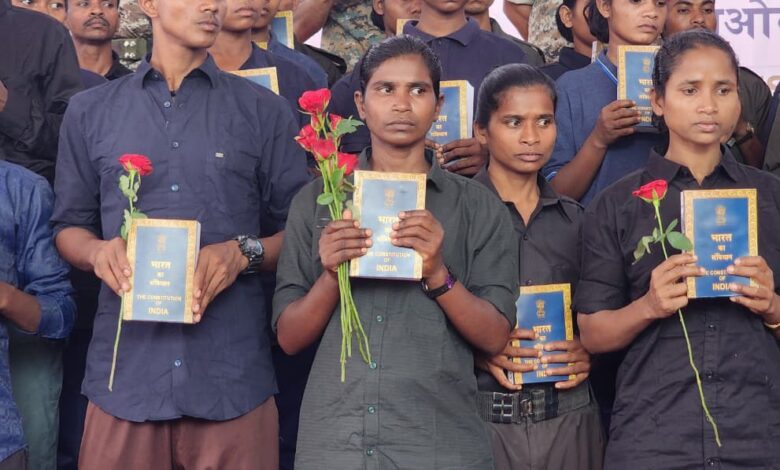 Naxalite Surrender: A major impact on Naxalism in Chhattisgarh! Now, a major Maoist surrender is likely in Gariaband as well... Naxalite commander Sunil has issued a letter... see here.