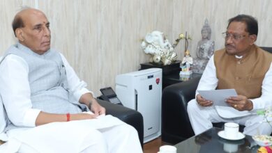 CG Delegation: The delegation paid a courtesy call on Defense Minister Rajnath Singh! A fruitful discussion was held on making Chhattisgarh a defense and aerospace hub... Watch the video here.