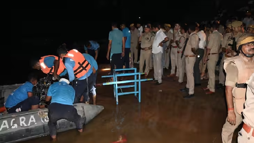 Durga Visarjan: After MP, now a major accident in Agra... 11 people drowned during Durga idol immersion... 3 dead... 1 critical, search continues for 7