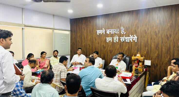 Rural MLA: MLA Motilal Sahu held a review meeting to improve the situation in Zone 9 before Diwali...! Instructions were given to prepare a proposal for a new water tank in Saddu to resolve the drinking water crisis.