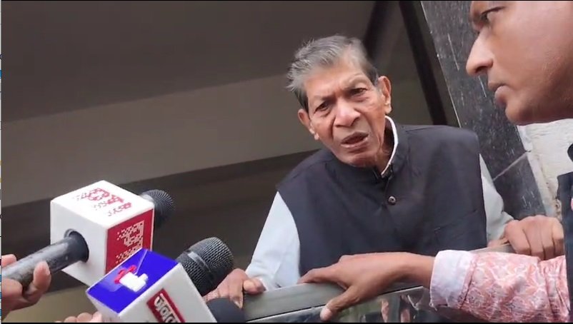 Raipur AIIMS के पास पूर्व गृहमंत्री ननकी राम कंवर की घेराबंदी…! कोरबा कलेक्टर को हटाने की मांग पर अड़े…CM निवास के सामने धरने की चेतावनी…यहां सुनिए Video