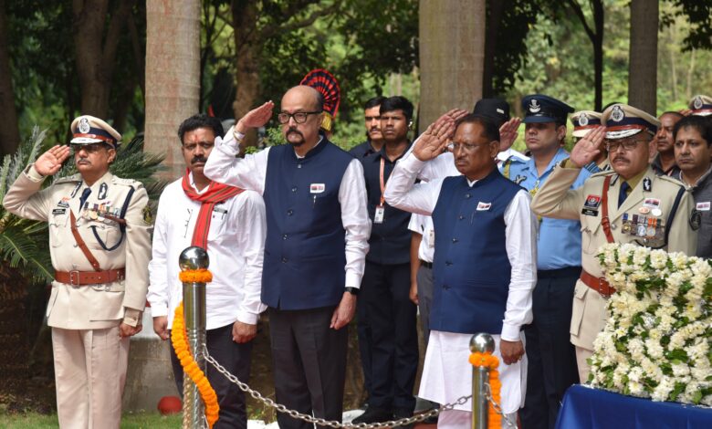 Police Memorial Day: The Governor and Chief Minister paid tribute to the martyred soldiers...! They said, "Every sacrifice will be remembered... Watch the video here."
