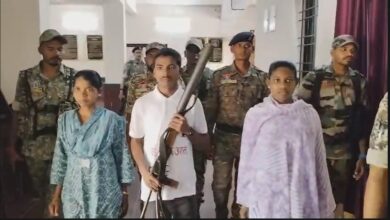 Big Success: A major breakthrough on the Naxalite front in Gariaband...! 2 women and 1 man surrender with indigenous weapons... Watch the video here