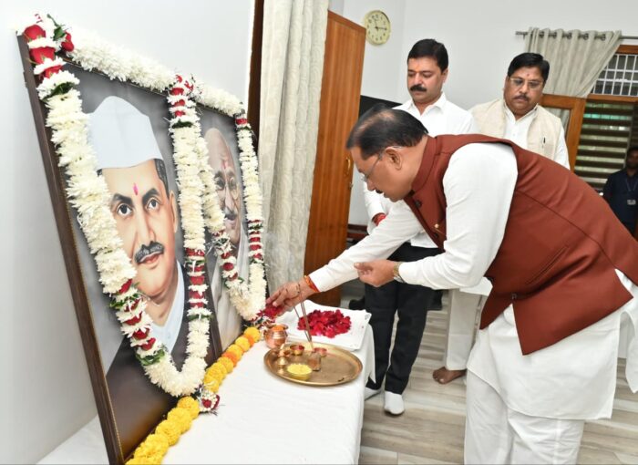CM Vishnu: Chief Minister Sai paid tribute to Father of the Nation Mahatma Gandhi and former Prime Minister Lal Bahadur Shastri on their birth anniversary.