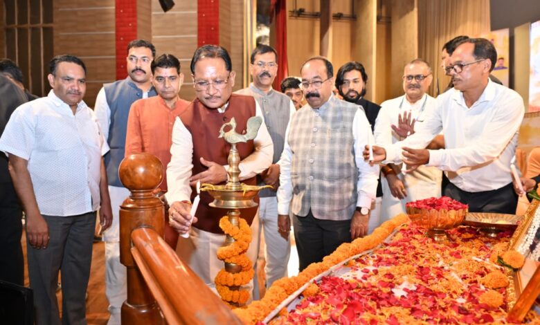 State Level Youth Poets Conference: State level youth poets conference was organised at the maternal home of Lord Shri Ram and the holy land of Mata Shabari. The land of Chhattisgarh has always been a land of literature and culture - Chief Minister Vishnu Dev Sai.