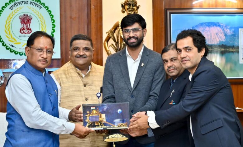 CM Vishnu: ISRO's achievements are a matter of pride for every Indian, ISRO scientists paid a courtesy visit to Chief Minister Sai, Chhattisgarh's participation in ISRO's visit