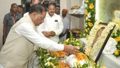 CM Vishnu: Chief Minister Vishnu Dev Sai paid tribute to former Assembly Deputy Speaker late Banwari Lal Agarwal, attended the turban ceremony at Agrasen Bhawan Korba and paid homage.