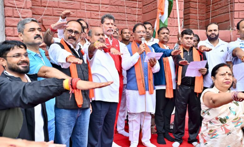 National Unity Day: Chief Minister administered the oath of national unity, participated in the 'Unity Run' with school children, public representatives and the general public, and garlanded the statue of Sardar Patel on National Unity Day.
