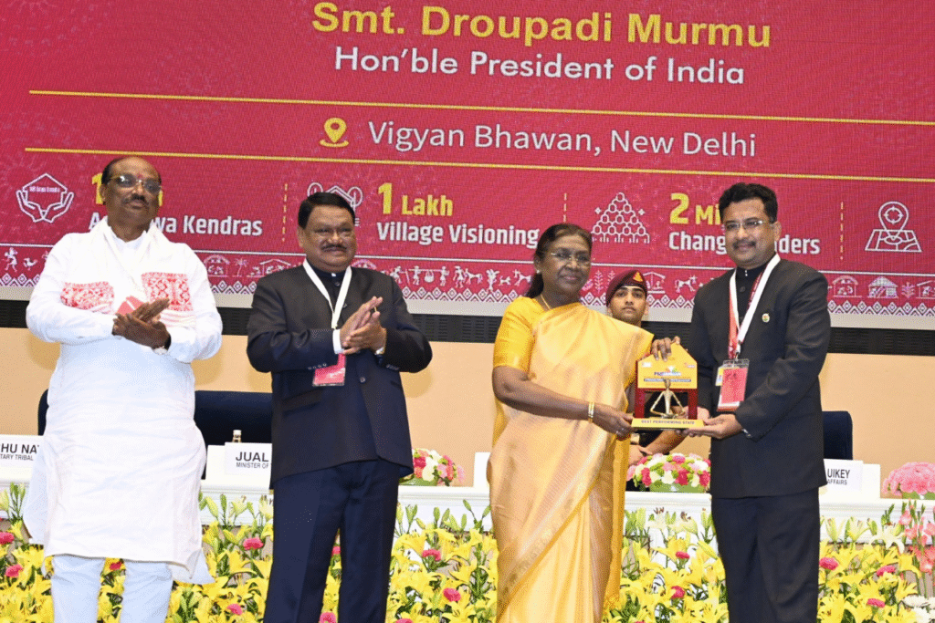 National Honours : छत्तीसगढ़ ने एक बार फिर राष्ट्रीय पटल पर बनाई अपनी पहचान, राष्ट्रपति ने छत्तीसगढ़ को किया सम्मानित, आदि कर्मयोगी अभियान और पीएम जनमन योजना में सर्वश्रेष्ठ प्रदर्शन करने वाला राज्य घोषित