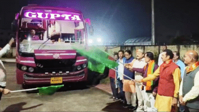 Green Flagged: 87 pilgrims from Bastar district were sent off under the Shri Ramlala Darshan Yojana.