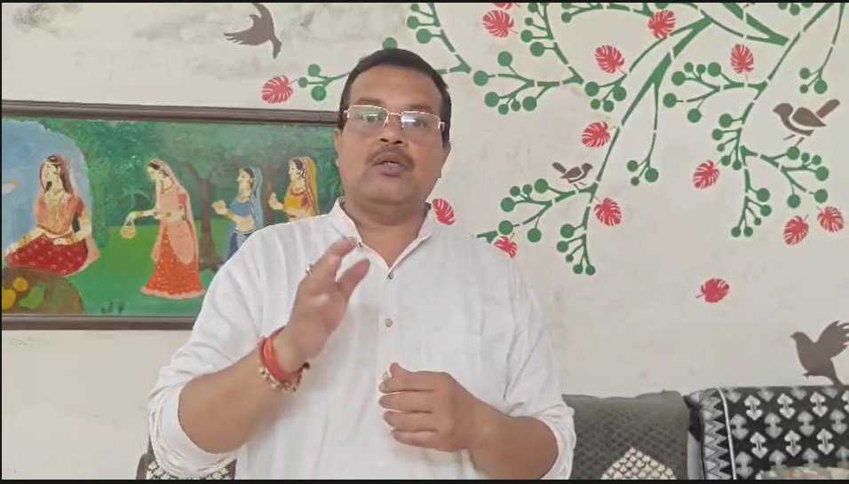 Bad Comments : महापुरुषों पर अनुचित टिप्पणी…! छत्तीसगढ़ क्रांति सेना अध्यक्ष अनुराग अग्रवाल ने बैक टू बैक Video जारी कर जताई घोर आपत्ति…यहां सुनिए