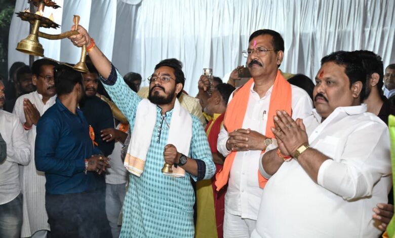 MLA Motilal Sahu participated in Chhath Puja at Gajraj Dam... wishing for the prosperity of the state.